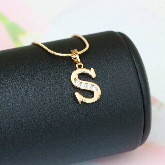 "Rose Gold Letter S Pendant with Sparkling Crystals – Elegant Finish, XPPT1368 - Picture 3 of 13